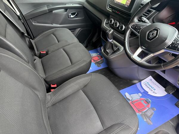 Renault Trafic 2.0 dCi Blue SL28 Sport+ EDC L1 H1 Euro 6 (s/s) 5dr at 6th