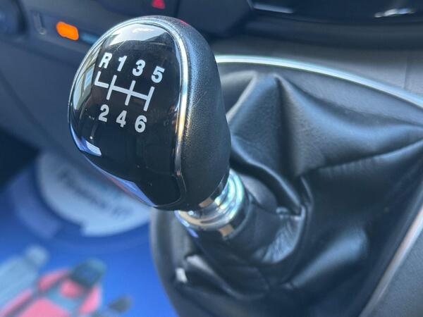 Ford Transit Custom 2.0 300 EcoBlue Limited Crew Van L1 H1 Euro 6 (s/s) 5dr at 47th