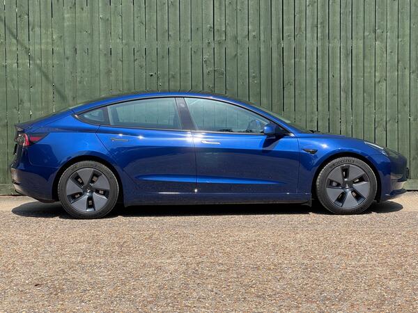 Tesla Model 3 (Dual Motor) Long Range Auto 4WDE 4dr