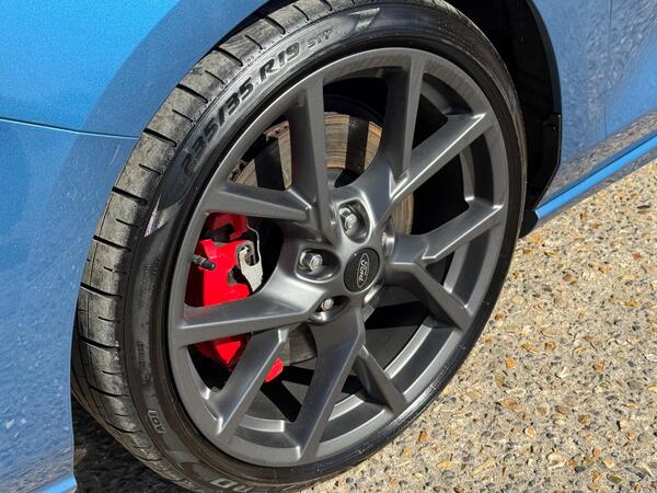 Ford Focus 2.3T EcoBoost ST Euro 6 (s/s) 5dr at 47th