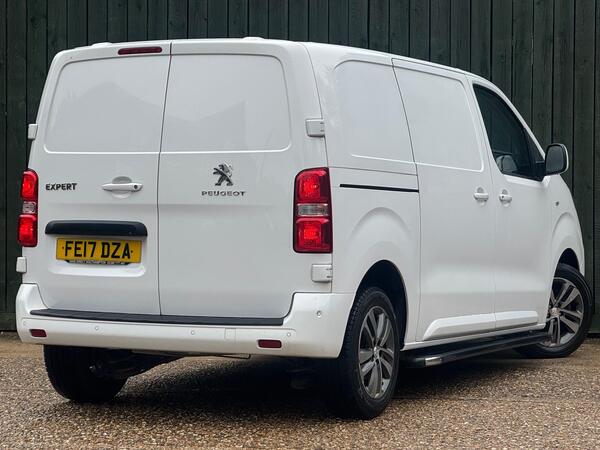 Peugeot Expert 2.0 BlueHDi 1400 Professional Plus Standard Panel Van MWB Euro 6 (s/s) 6dr at 21th