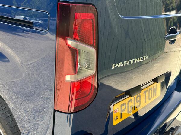 Peugeot Partner 1.5 BlueHDi 1000 Asphalt Standard Panel Van EAT8 SWB Euro 6 (s/s) 5dr at 48th