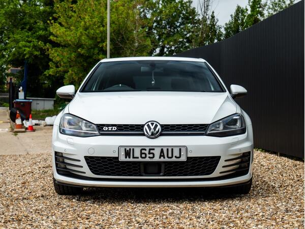 VOLKSWAGEN GOLF GTD S-A - Image 2