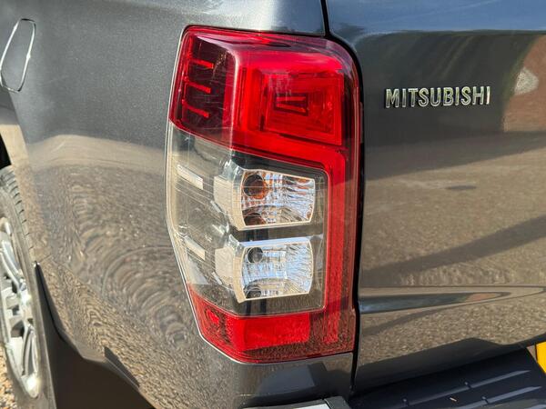 Mitsubishi L200 2.2 DI-D DC Barbarian X Auto 4WD Euro 6 (s/s) 4dr at 30th