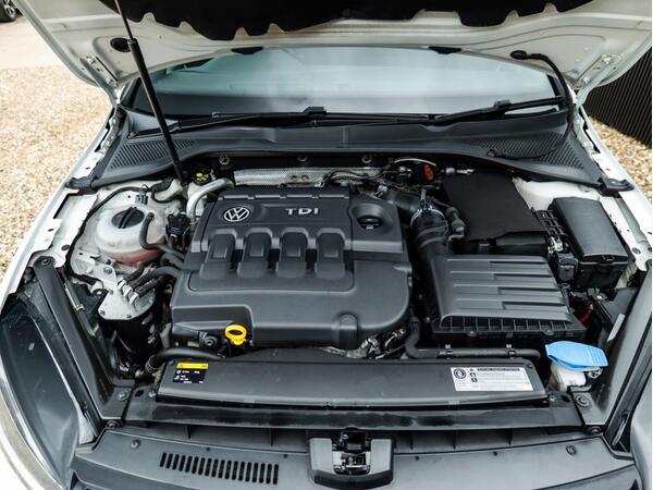VOLKSWAGEN GOLF GTD S-A - Image 34