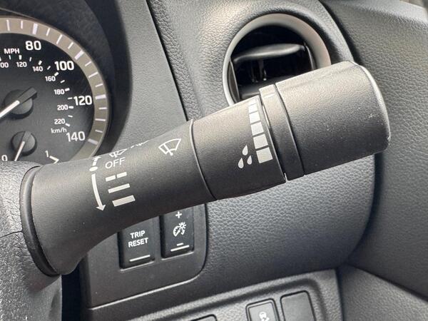 Nissan Navara 2.3 dCi N-Guard Auto 4WD Euro 6 4dr at 35th