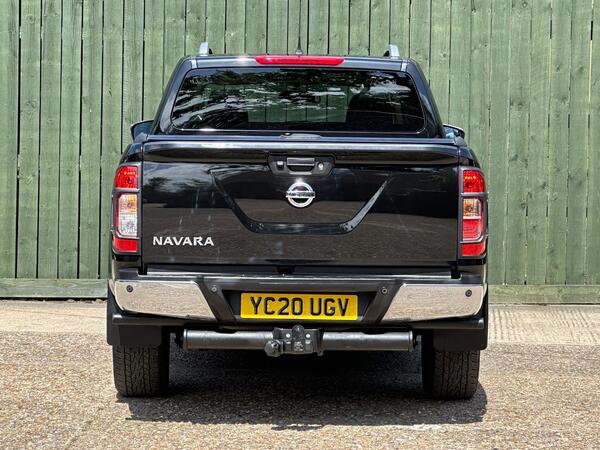 Nissan Navara 2.3 dCi Tekna 4WD Euro 6 (s/s) 4dr at 12th