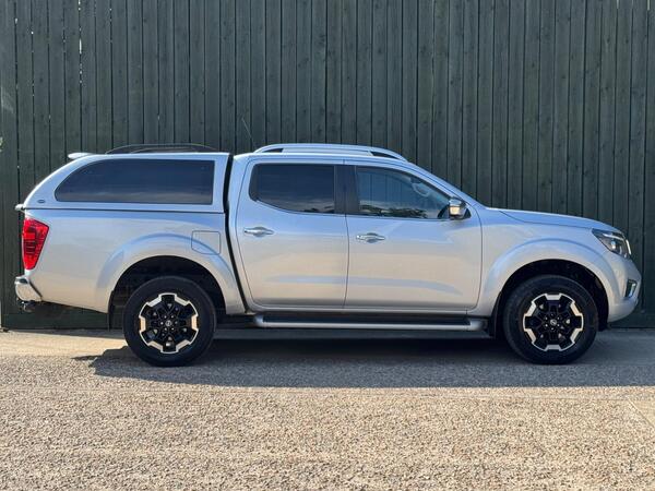 Nissan Navara 2.3 dCi Tekna Auto 4WD Euro 6 4dr at 15th