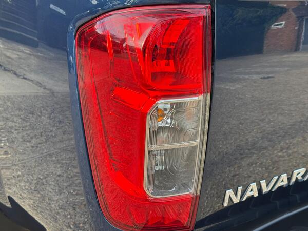 Nissan Navara 2.3 dCi Tekna 4WD Euro 6 (s/s) 4dr