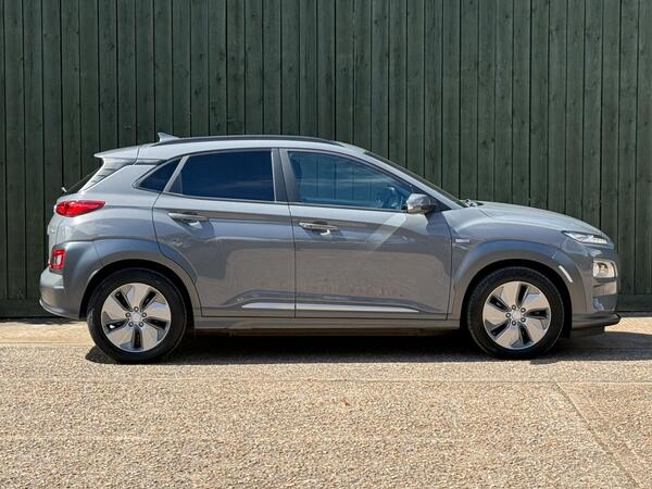 Hyundai KONA 64kWh Premium SE Auto 5dr (7kW Charger)