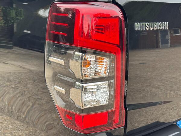 Mitsubishi L200 2.2 DI-D DC Barbarian Auto 4WD Euro 6 (s/s) 4dr at 43th