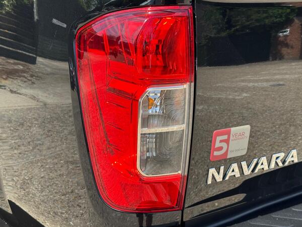 Nissan Navara 2.3 dCi Tekna 4WD Euro 6 (s/s) 4dr at 50th