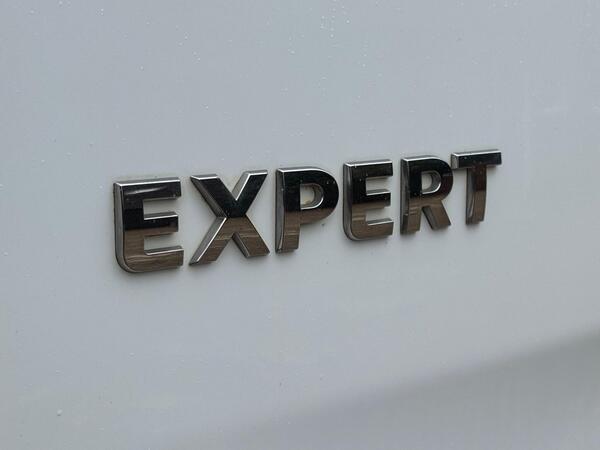 Peugeot Expert 2.0 BlueHDi 1400 Professional Plus Standard Panel Van MWB Euro 6 (s/s) 6dr at 45th