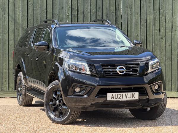 Nissan Navara 2.3 dCi N-Guard Auto 4WD Euro 6 4dr at 0th