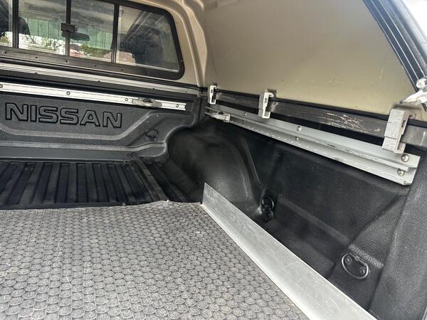 Nissan Navara 2.3 dCi N-Guard 4WD Euro 6 (s/s) 4dr at 46th