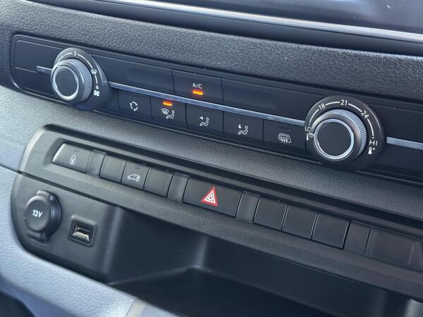 Peugeot Expert 2.0 BlueHDi 1400 Professional Premium Standard Panel Van MWB Euro 6 (s/s) 6dr