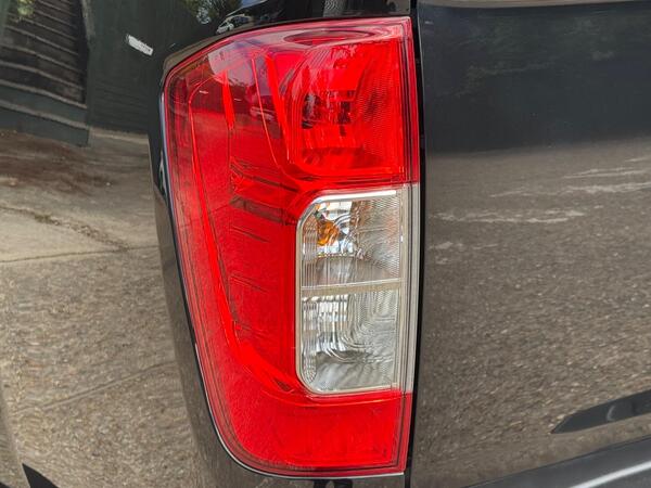 Nissan Navara 2.3 dCi Tekna 4WD Euro 6 (s/s) 4dr at 49th