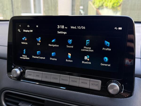 Hyundai KONA 64kWh Premium SE Auto 5dr (7kW Charger)