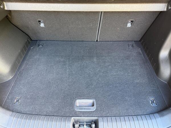 Hyundai KONA 64kWh Premium SE Auto 5dr (7kW Charger)