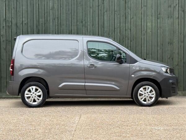 Peugeot Partner 1.5 BlueHDi 1000 Asphalt Standard Panel Van SWB Euro 6 5dr at 17th