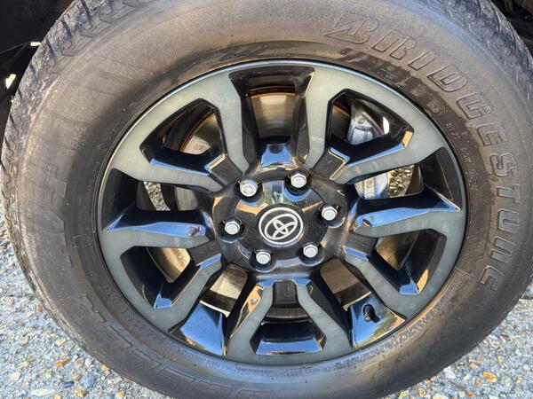 Toyota Hilux 2.8 D-4D Invincible X Auto 4WD Euro 6 (s/s) 4dr at 31th
