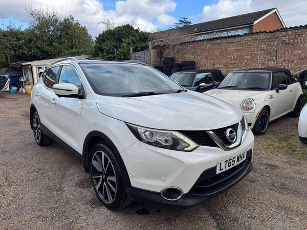 2015 NISSAN QASHQAI 1.6 DCI TEKNA XTRON 2WD EURO 6 S S 5DR 6,495 AUTOMATIC... photo