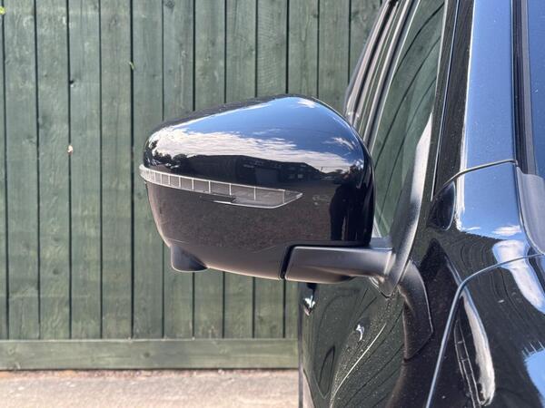 Nissan Navara 2.3 dCi N-Guard 4WD Euro 6 (s/s) 4dr at 27th