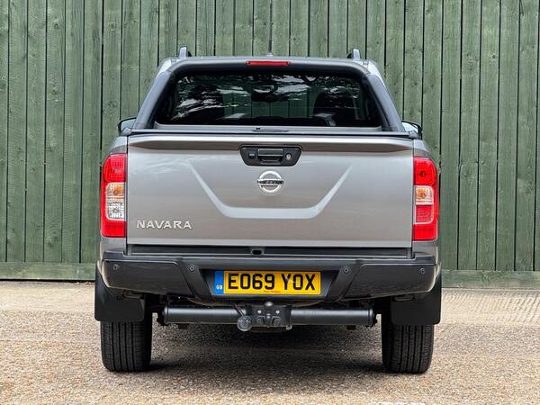 Nissan Navara 2.3 dCi N-Guard Auto 4WD Euro 6 4dr at 10th