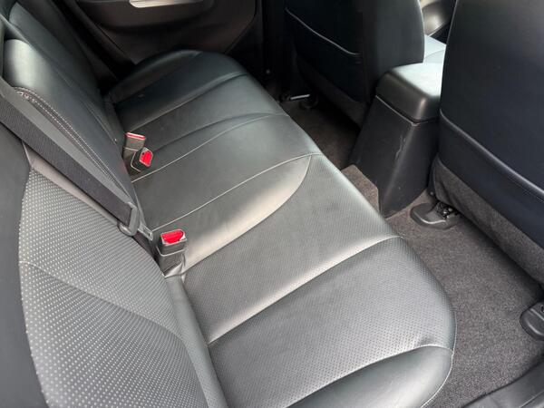 Mitsubishi L200 2.4 DI-D DC Warrior Pickup Double Cab 4dr Diesel Manual 4WD Euro 6 (178 ps)