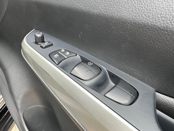 Nissan Navara 2.3 dCi N-Guard 4WD Euro 6 (s/s) 4dr at 21th