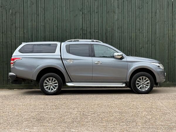 Mitsubishi L200 2.4 DI-D DC Barbarian Auto 4WD Euro 6 4dr at 20th