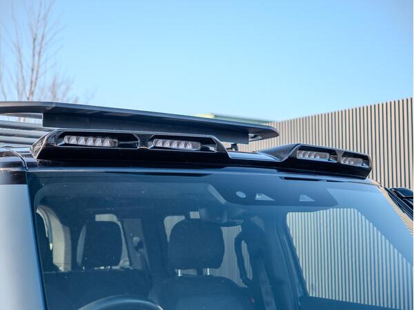 LAND ROVER DEFENDER X-DYNAMIC SE D MHEV A - Image 27