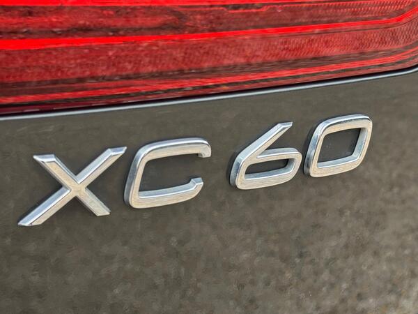 Volvo XC60 2.0 D4 Inscription Auto AWD Euro 6 (s/s) 5dr at 46th