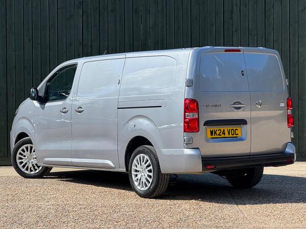 Vauxhall Vivaro 2.0 Turbo D 3100 Pro L2 H1 Euro 6 (s/s) 6dr at 8th