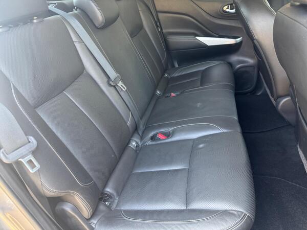 Nissan Navara 2.3 dCi Tekna 4WD Euro 6 (s/s) 4dr at 37th