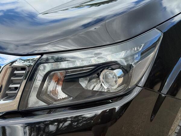 Nissan Navara 2.3 dCi Tekna Auto 4WD Euro 6 4dr