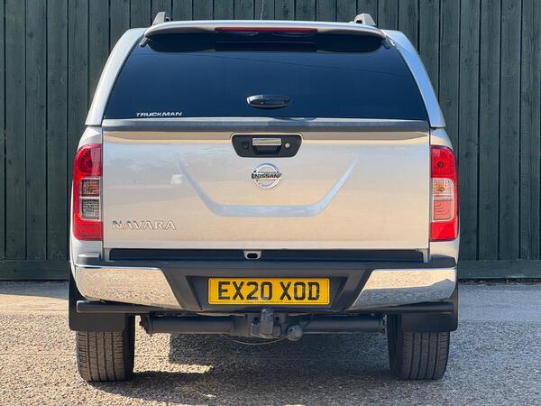 Nissan Navara 2.3 dCi Tekna Auto 4WD Euro 6 4dr at 13th