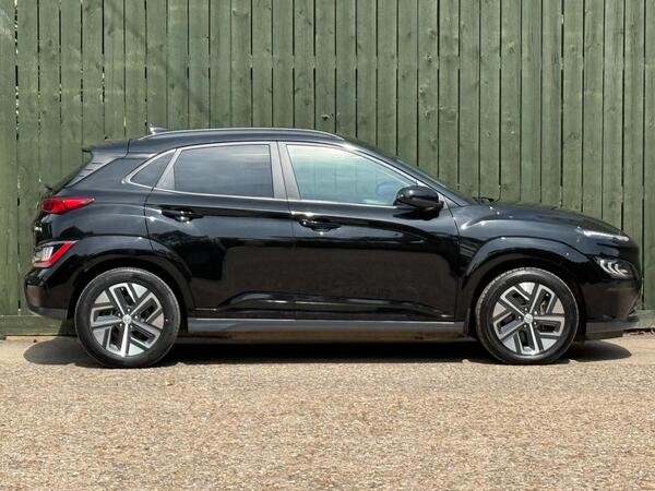 Hyundai KONA 64kWh Premium Auto 5dr (10.5kW Charger)