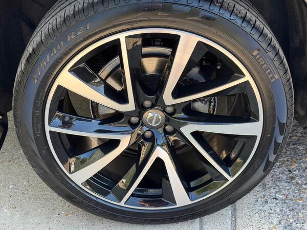 Volvo XC90 2.0 D5 PowerPulse Inscription Pro Auto 4WD Euro 6 (s/s) 5dr at 33th
