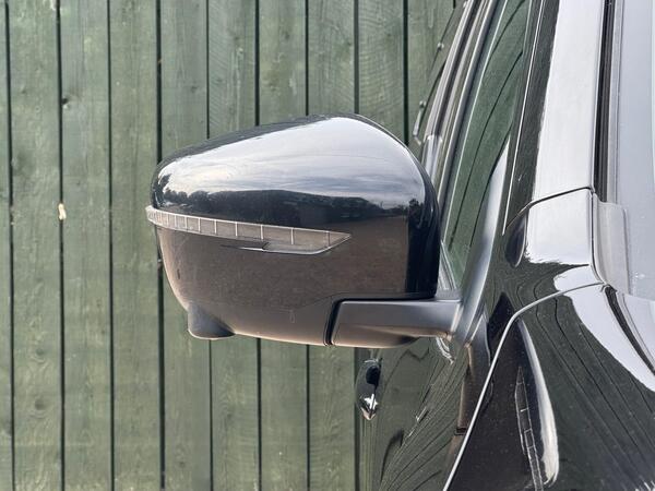 Nissan Navara 2.3 dCi N-Guard Auto 4WD Euro 6 4dr at 37th