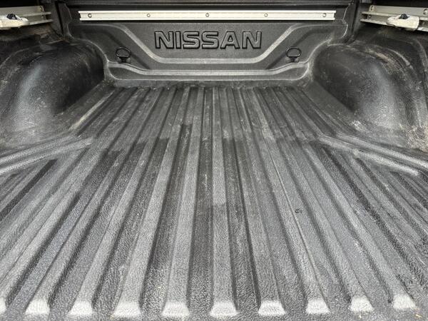 Nissan Navara 2.3 dCi N-Guard Pickup Double Cab 4dr Diesel Auto 4WD Euro 6 (190 ps)