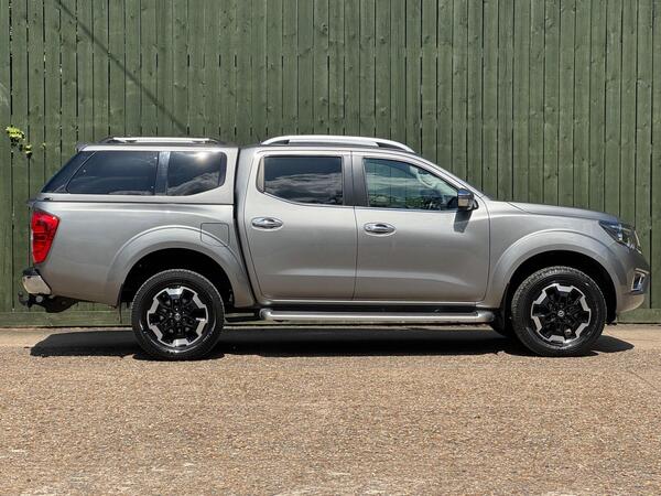 Nissan Navara 2.3 dCi Tekna Auto 4WD Euro 6 4dr at 9th