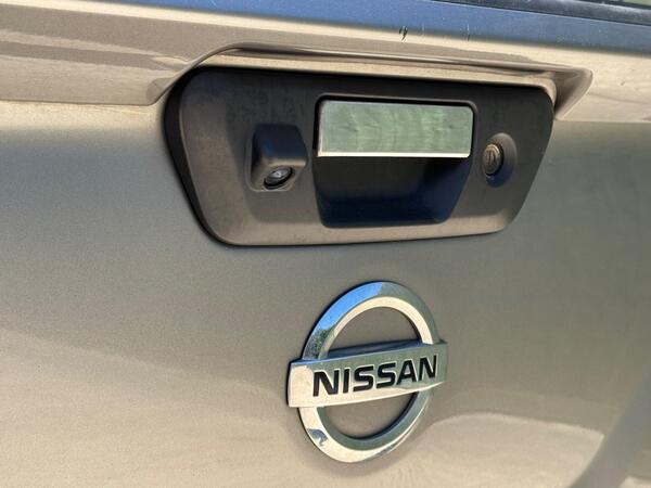 Nissan Navara 2.3 dCi Tekna Auto 4WD Euro 6 4dr at 49th