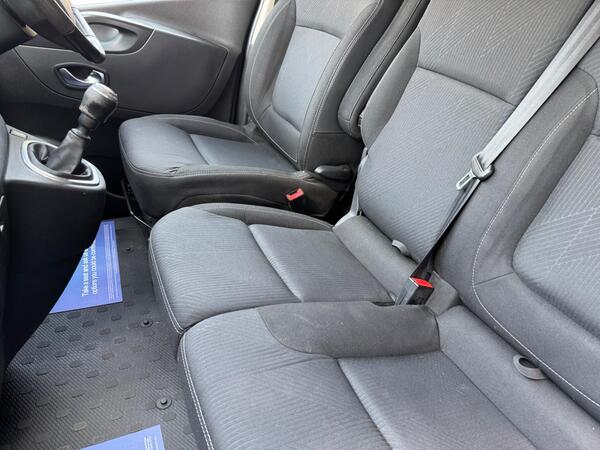 Renault Trafic 2.0 dCi ENERGY 28 Black Edition SWB Standard Roof Euro 6 (s/s) 5dr at 12th