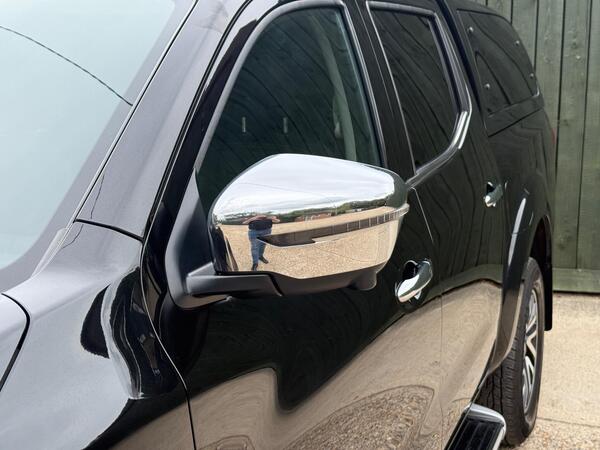 Nissan Navara 2.3 dCi Tekna Auto 4WD Euro 6 4dr at 37th