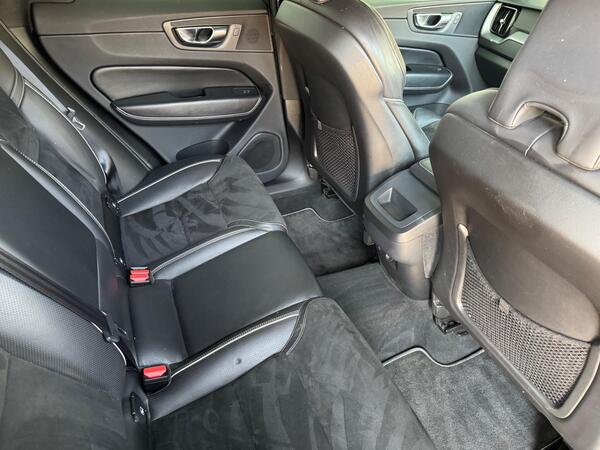 Volvo XC60 2.0 D4 R-Design Auto AWD Euro 6 (s/s) 5dr at 18th