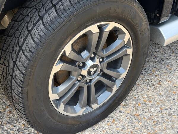 Mitsubishi L200 2.2 DI-D DC Barbarian Auto 4WD Euro 6 (s/s) 4dr