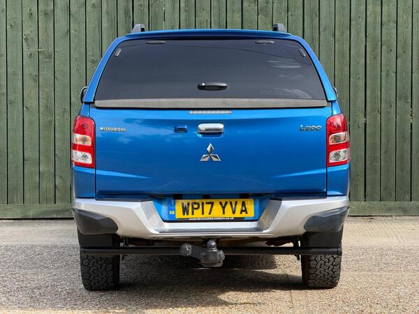 Mitsubishi L200 2.4 DI-D DC Warrior Pickup Double Cab 4dr Diesel Manual 4WD Euro 6 (178 ps)
