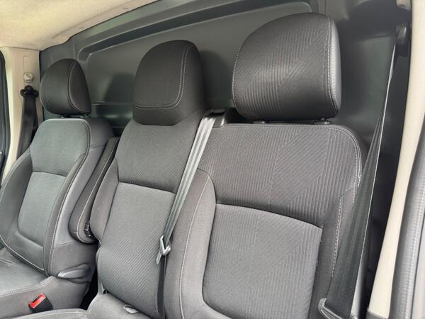 Renault Trafic 2.0 dCi Blue LL30 Extra L2 H1 Euro 6 (s/s) 5dr