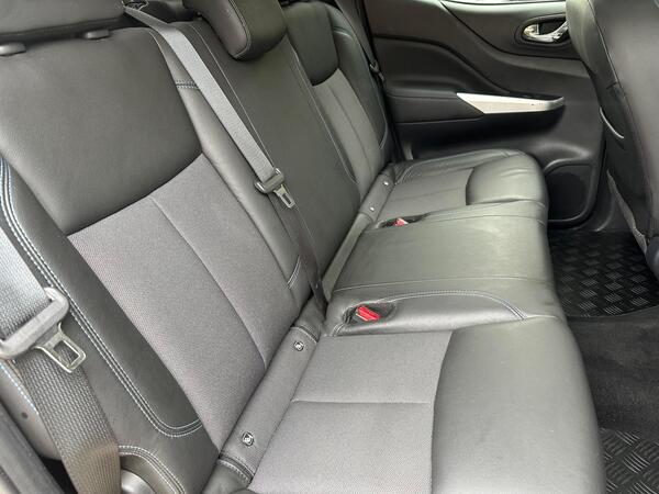 Nissan Navara 2.3 dCi N-Guard 4WD Euro 6 (s/s) 4dr at 39th